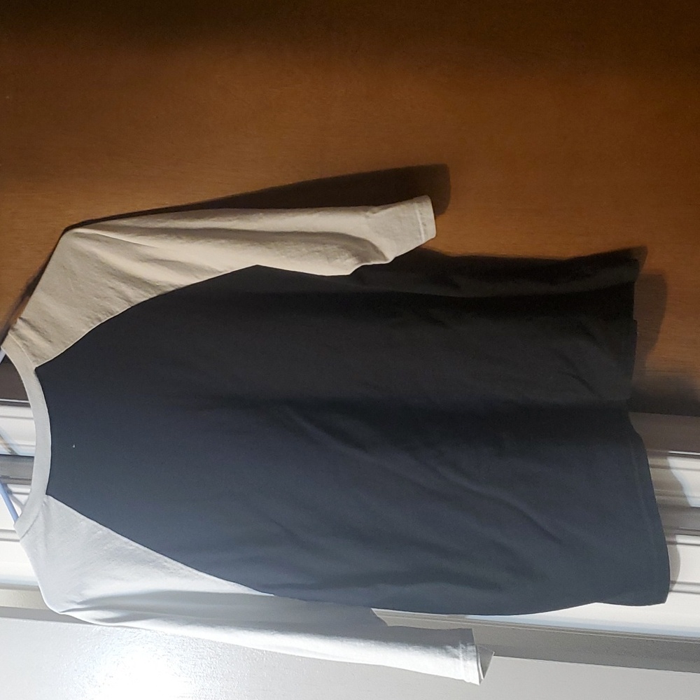 Shirt's - Picture 2 of 4